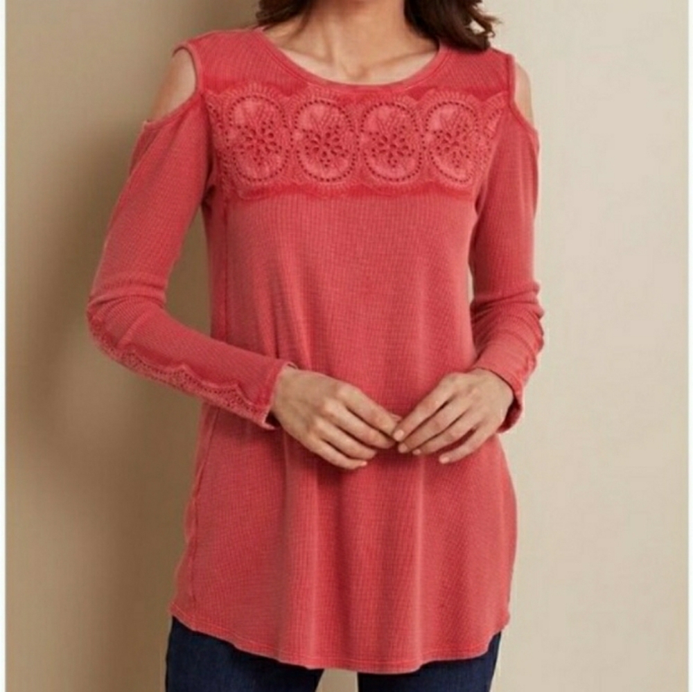 EUC Soft Surroundings cold shoulder thermal top